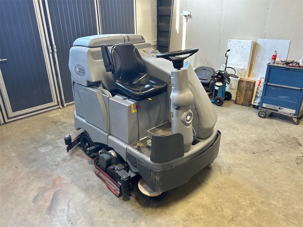 Nilfisk BR 1100S - Scrubber dryer: picture 1 Nilfisk BR 1100S - Scrubber dryer: picture 1
