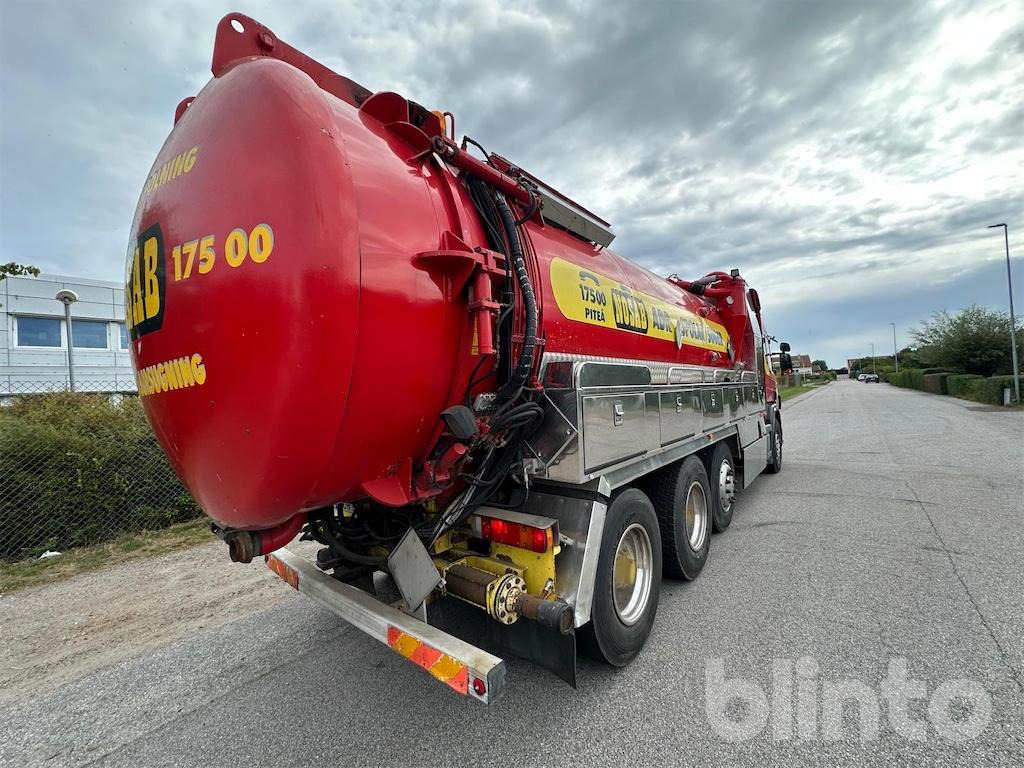 SCANIA P114GB8X2/4NA380 - Tank truck: picture 3 SCANIA P114GB8X2/4NA380 - Tank truck: picture 3