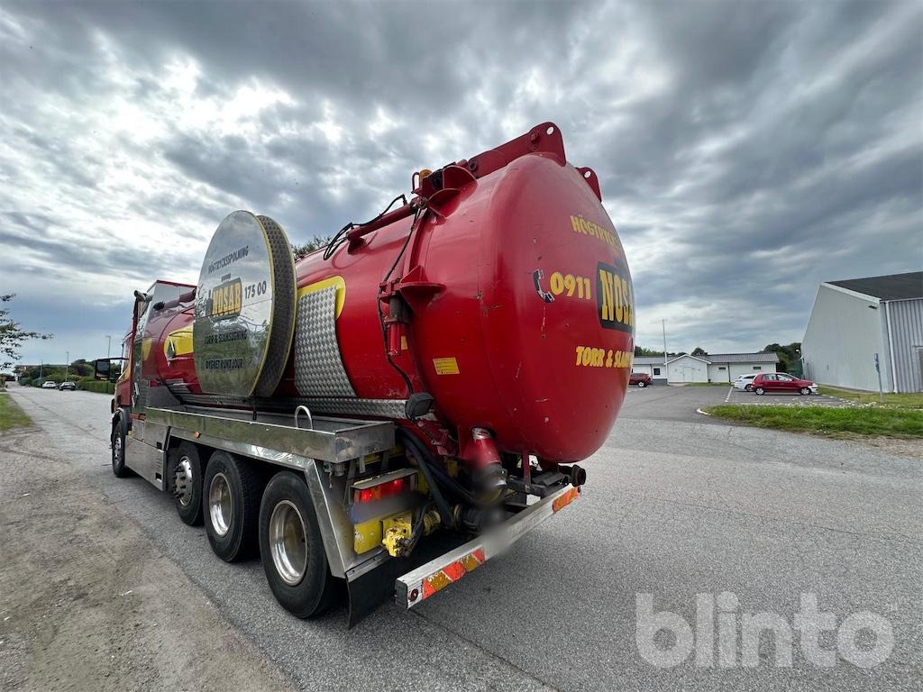 SCANIA P114GB8X2/4NA380 - Tank truck: picture 4 SCANIA P114GB8X2/4NA380 - Tank truck: picture 4