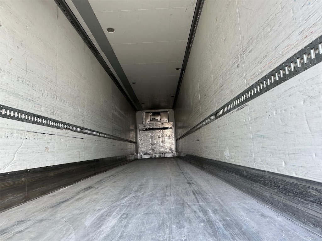 Refrigerator semi-trailer SCHMITZ SKO 24: picture 12