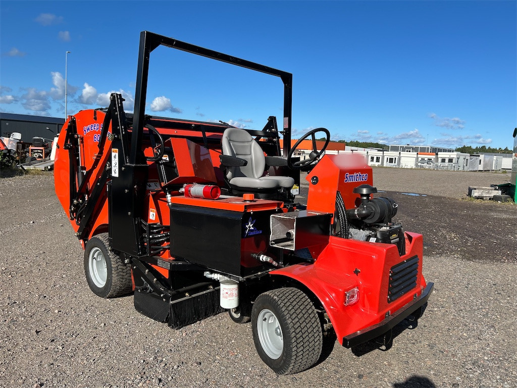 Smithco Sweep star 60 quad - Industrial sweeper: picture 3 Smithco Sweep star 60 quad - Industrial sweeper: picture 3