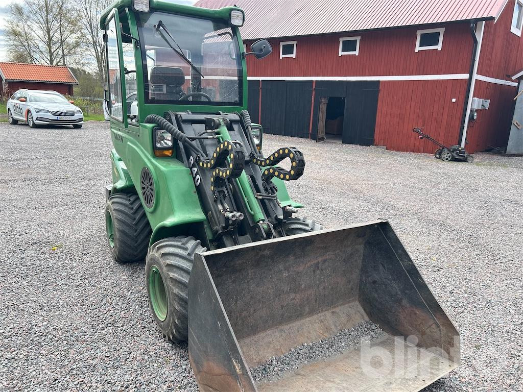 Taian DY840 Hydrostatic 4WD - Skid steer loader: picture 2 Taian DY840 Hydrostatic 4WD - Skid steer loader: picture 2