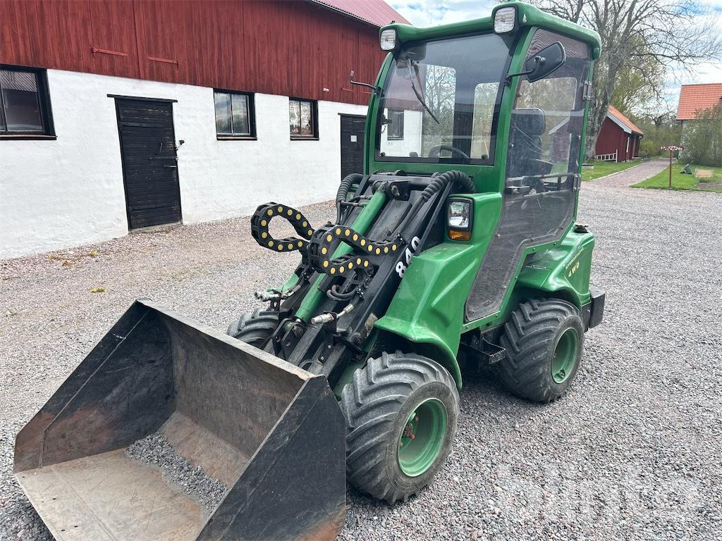 Taian DY840 Hydrostatic 4WD - Skid steer loader: picture 1 Taian DY840 Hydrostatic 4WD - Skid steer loader: picture 1