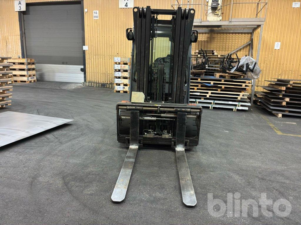 Toyota 8FBMT50 - Electric forklift: picture 2 Toyota 8FBMT50 - Electric forklift: picture 2