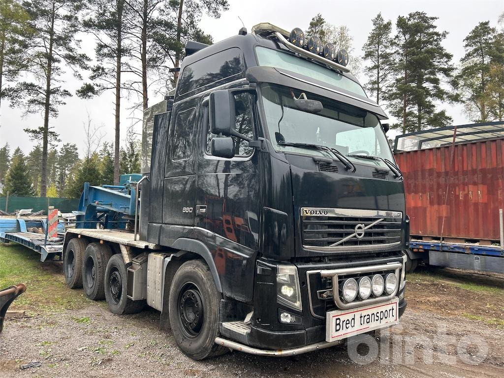 Dragbil / VOLVO FH16 660 med 5:e axel och maskinsläp / Säljes som ekipage - Tractor unit, Autotransporter semi-trailer: picture 4 Dragbil / VOLVO FH16 660 med 5:e axel och maskinsläp / Säljes som ekipage - Tractor unit, Autotransporter semi-trailer: picture 4