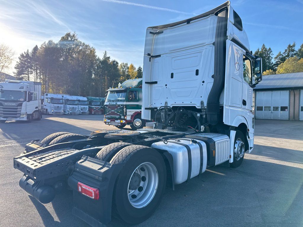 MERCEDES-BENZ L 1845 - Tractor unit: picture 5 MERCEDES-BENZ L 1845 - Tractor unit: picture 5
