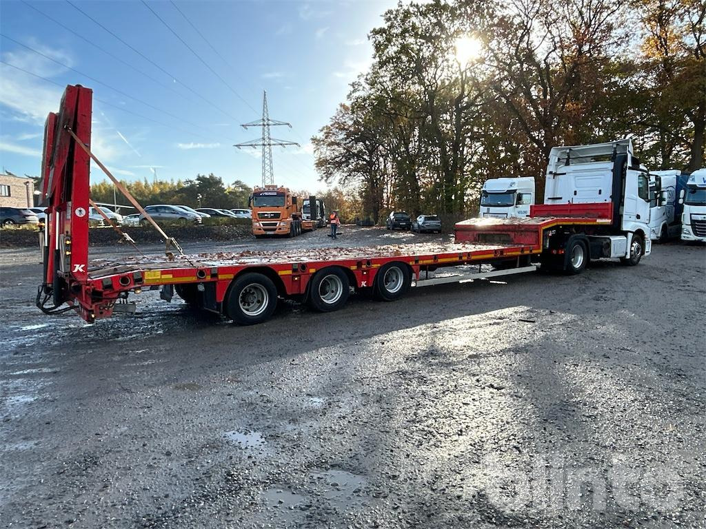 Mercedes-Benz Actros 1843 LS 4x2 + Kässbohrer Lowbed LB3E - Tractor unit, Low loader semi-trailer: picture 4 Mercedes-Benz Actros 1843 LS 4x2 + Kässbohrer Lowbed LB3E - Tractor unit, Low loader semi-trailer: picture 4