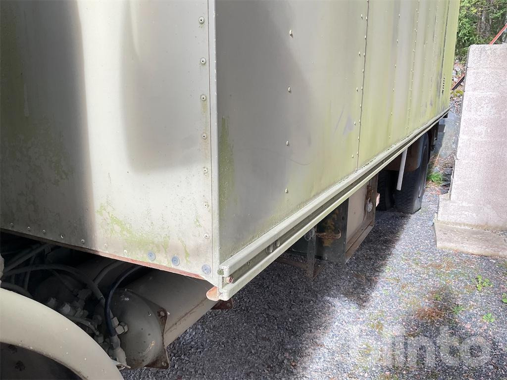 Truck VOLVO F613: picture 17