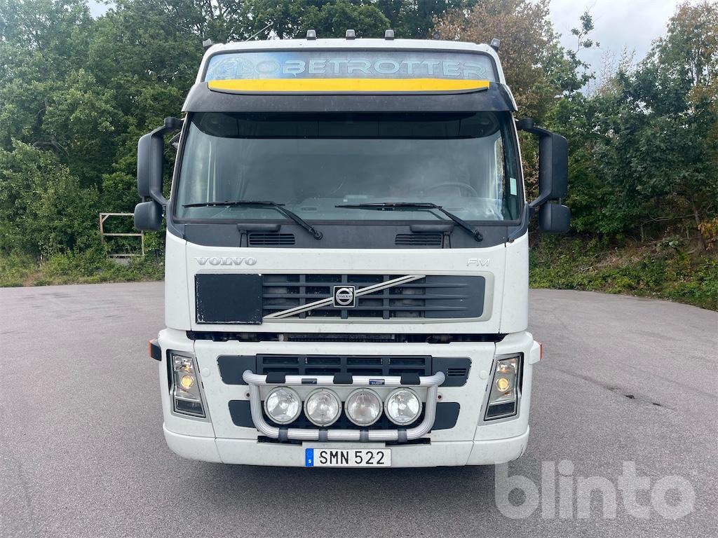 VOLVO FM-300 4X2 - Box truck: picture 2 VOLVO FM-300 4X2 - Box truck: picture 2