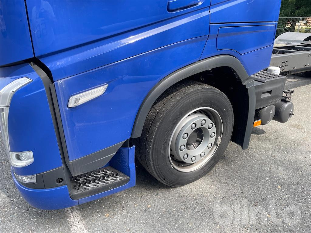Cab chassis truck Volvo FH 460 FG 6x2 (2023): picture 25
