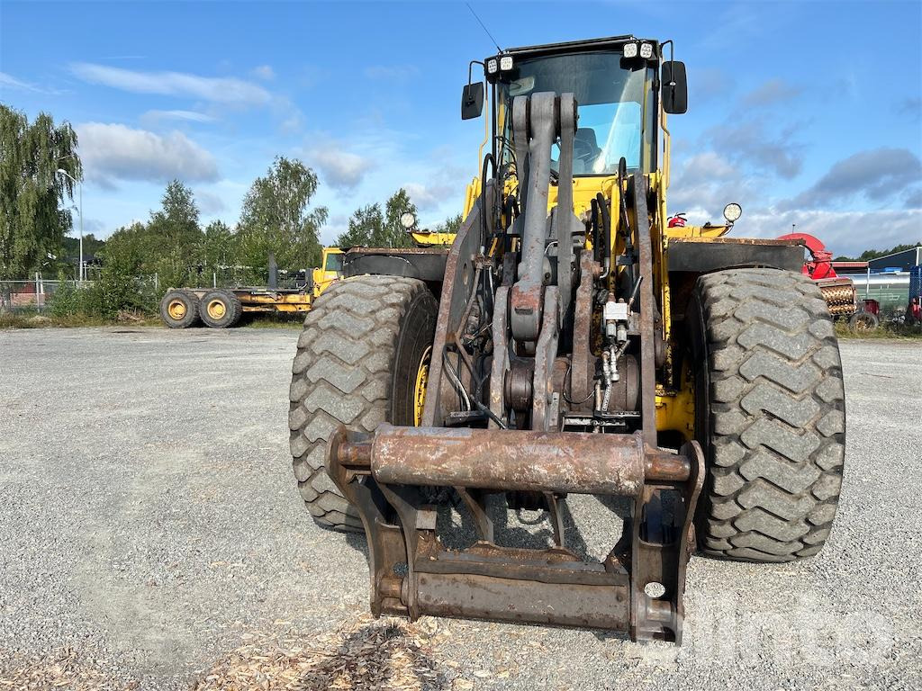 Volvo L180C - Wheel loader: picture 2 Volvo L180C - Wheel loader: picture 2
