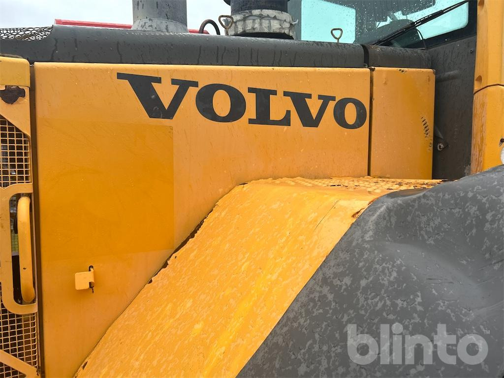 Wheel loader Volvo L90F: picture 45