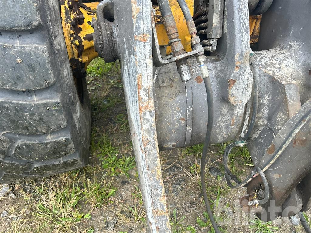 Wheel loader Volvo L90F: picture 25