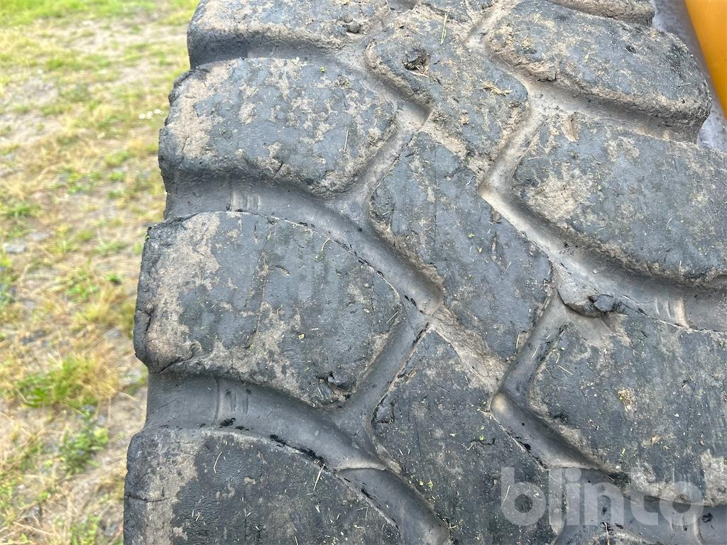 Wheel loader Volvo L90F: picture 28