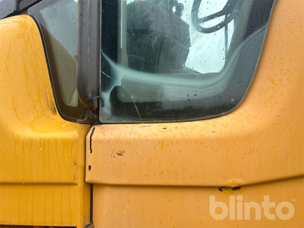 Wheel loader Volvo L90F: picture 33