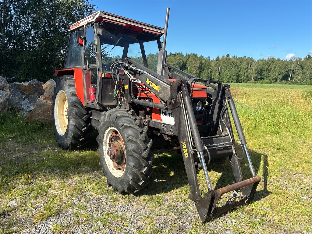 ZETOR 7045 - Farm tractor: picture 3 ZETOR 7045 - Farm tractor: picture 3