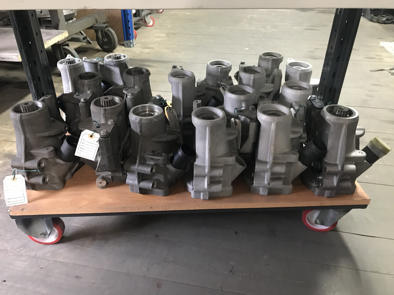 CARCASSA RIDUTTORE ASSEMBLAGGIO POMPA CARBURANTE ALTA PRESSIONE MAN 51385075020 - Fuel pump for Truck: picture 1 CARCASSA RIDUTTORE ASSEMBLAGGIO POMPA CARBURANTE ALTA PRESSIONE MAN 51385075020 - Fuel pump for Truck: picture 1