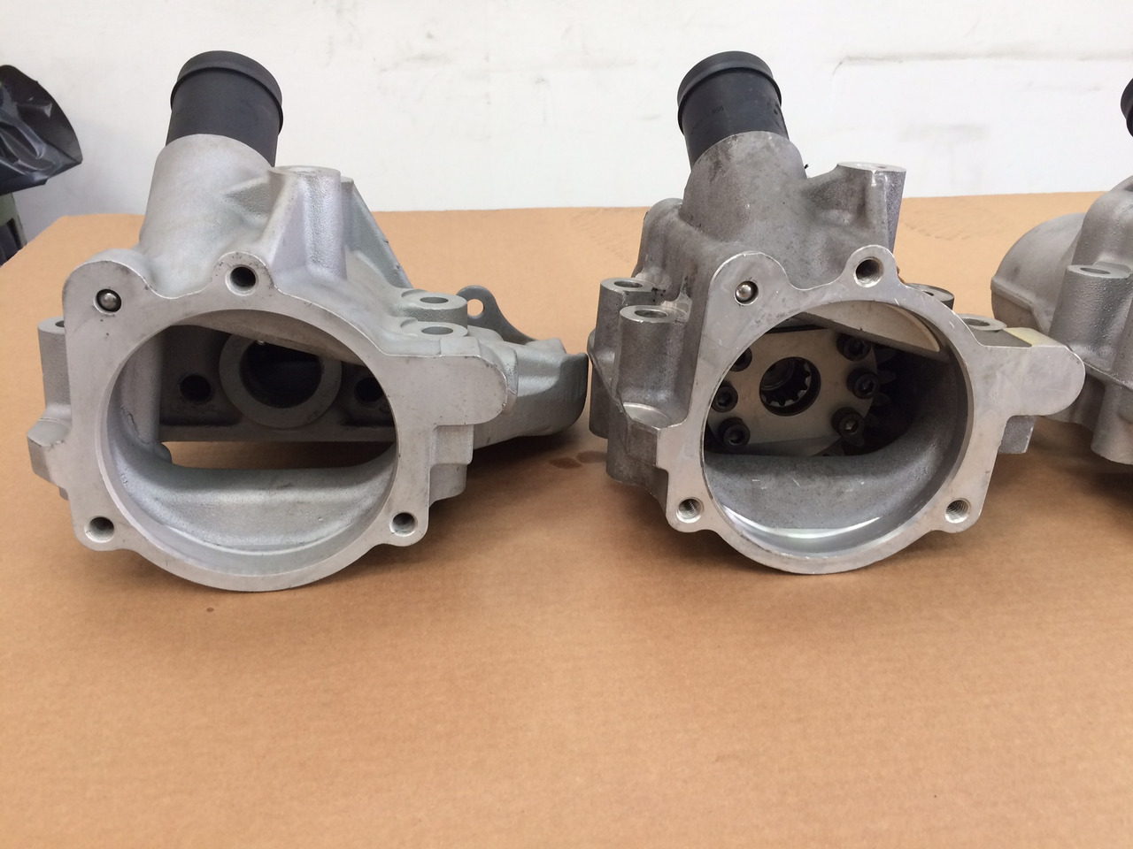 CARCASSA RIDUTTORE PER POMPA CARBURANTE ALTA PRESSIONE - MOTORI MAN D2066 / D2676 - Fuel pump for Truck: picture 5 CARCASSA RIDUTTORE PER POMPA CARBURANTE ALTA PRESSIONE - MOTORI MAN D2066 / D2676 - Fuel pump for Truck: picture 5