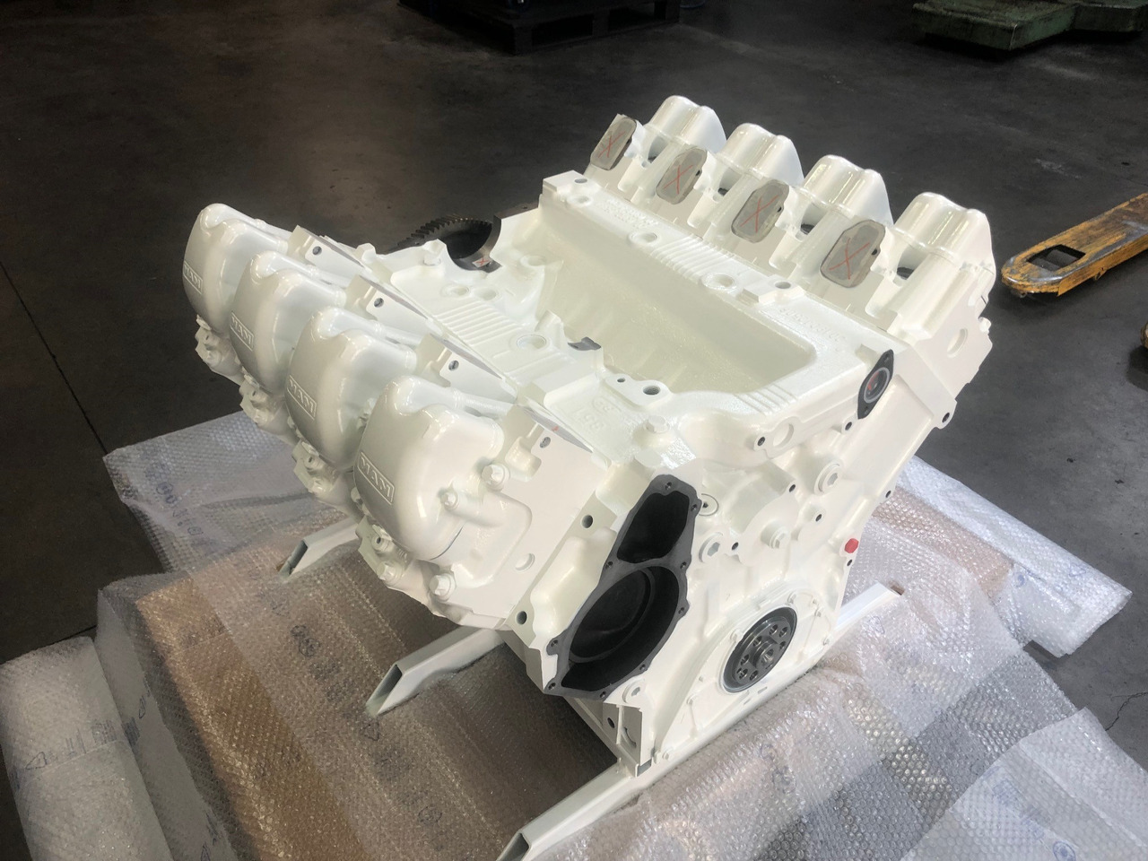 LONGBLOCK MAN D2848LE403 / MAN D2848 LE403 - Cylinder block: picture 2 LONGBLOCK MAN D2848LE403 / MAN D2848 LE403 - Cylinder block: picture 2