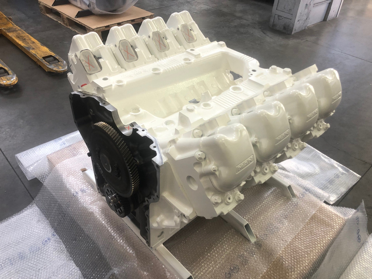 LONGBLOCK MAN D2848LE403 / MAN D2848 LE403 - Cylinder block: picture 3 LONGBLOCK MAN D2848LE403 / MAN D2848 LE403 - Cylinder block: picture 3