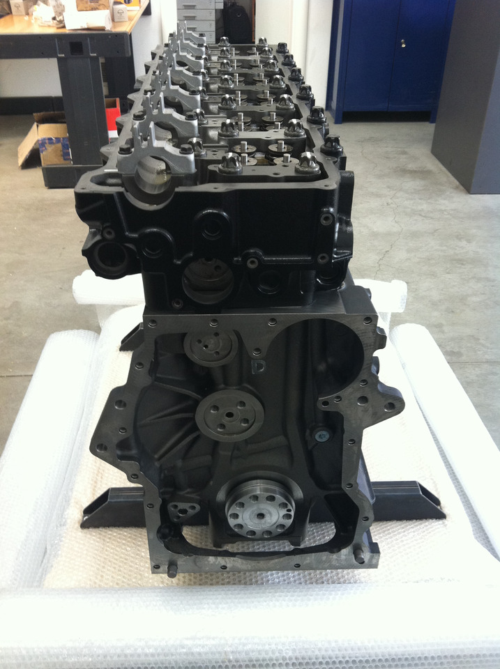 MOTORE MAN D2066LF06 - 400CV - EURO 2 - Engine: picture 5 MOTORE MAN D2066LF06 - 400CV - EURO 2 - Engine: picture 5