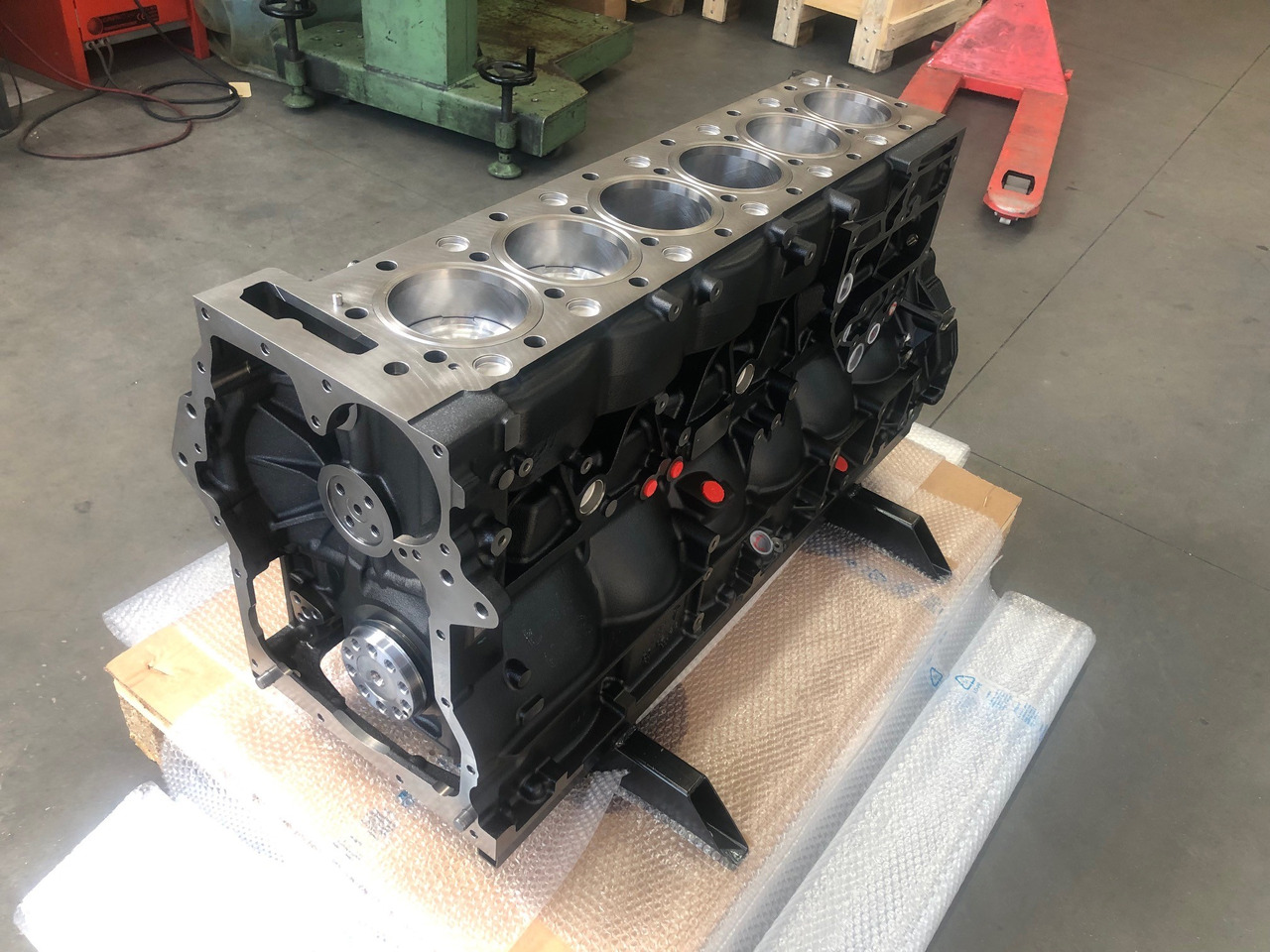 SHORTBLOCK / BLOCCO MOTORE MAN D2066 EURO6 (camion e bus) - Cylinder block for Truck: picture 4 SHORTBLOCK / BLOCCO MOTORE MAN D2066 EURO6 (camion e bus) - Cylinder block for Truck: picture 4