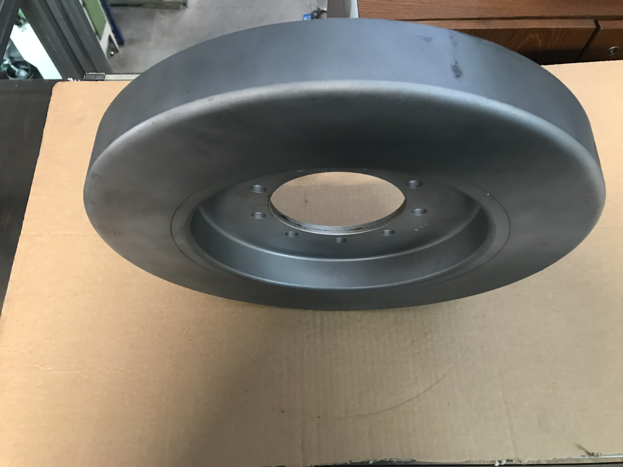 SMORZATORE VIBRAZIONI ALBERO A GOMITI MOTORE MAN D2066 / D2676 - Engine and parts for Truck: picture 3 SMORZATORE VIBRAZIONI ALBERO A GOMITI MOTORE MAN D2066 / D2676 - Engine and parts for Truck: picture 3