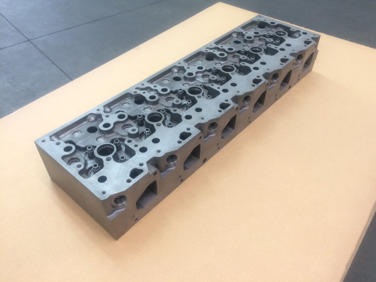 TESTATA CILINDRO - MAN 51031006095 - MOTORE MAN D0836 Common Rail - Cylinder head: picture 2 TESTATA CILINDRO - MAN 51031006095 - MOTORE MAN D0836 Common Rail - Cylinder head: picture 2
