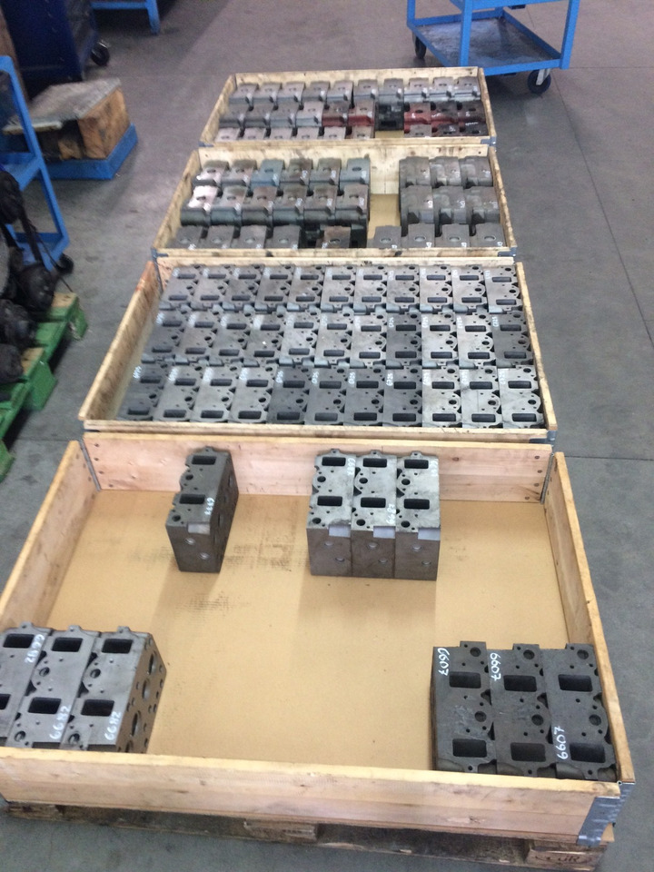 TESTATA MOTORE MAN D2865 / D2866 2V / D2876 2V / D2848 2V / D2840 2V / D2842 2V - Cylinder head: picture 3 TESTATA MOTORE MAN D2865 / D2866 2V / D2876 2V / D2848 2V / D2840 2V / D2842 2V - Cylinder head: picture 3