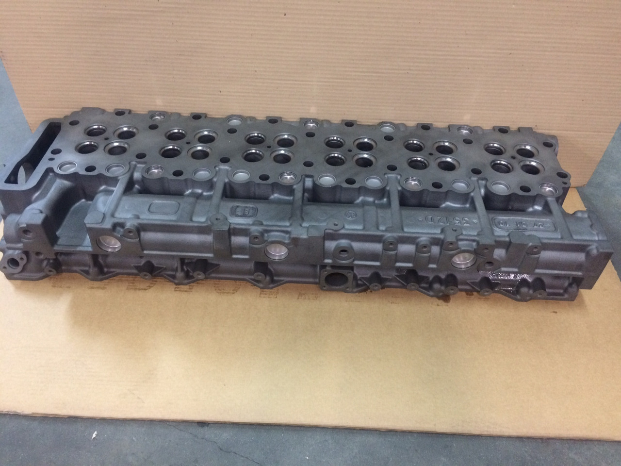 Cylinder head for Truck TESTATE MOTORI MAN D2066 - D2676 - NUDE / COMPLETE DI VALVOLE: picture 13
