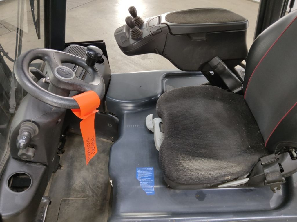 Linde E16C-02 - Electric forklift: picture 3 Linde E16C-02 - Electric forklift: picture 3
