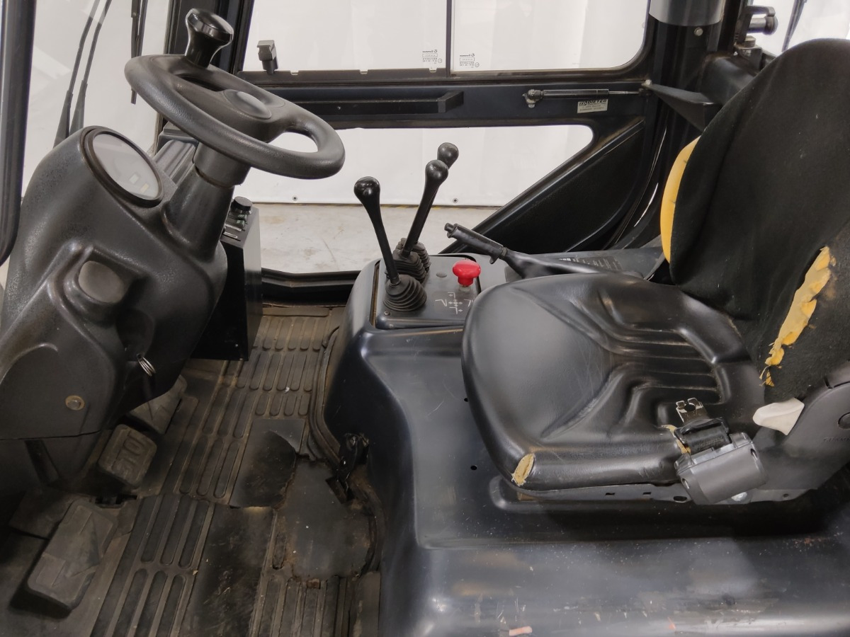 Linde E40P - Electric forklift: picture 3 Linde E40P - Electric forklift: picture 3