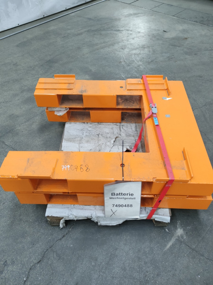 Weitere 2XBATTERIEWECHSELGE - Warehouse equipment: picture 3 Weitere 2XBATTERIEWECHSELGE - Warehouse equipment: picture 3