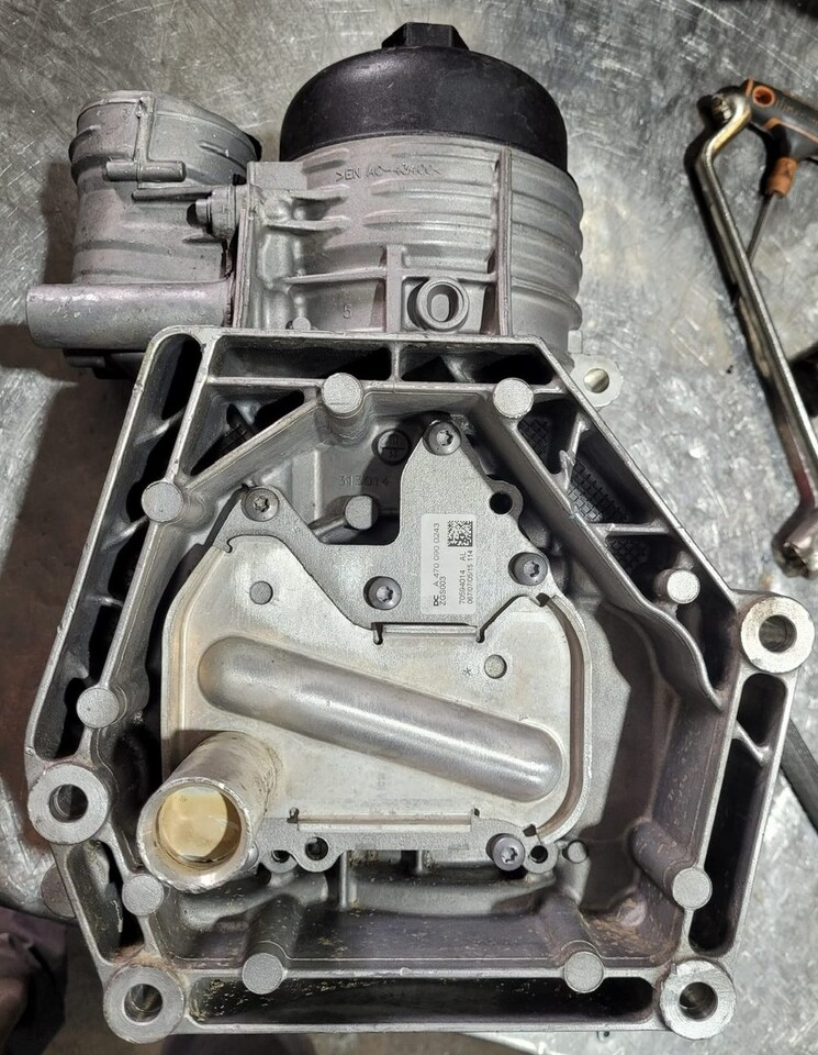 Mercedes Actros Fuel Filter Housing A4710909352 - Fuel filter for Truck: picture 3 Mercedes Actros Fuel Filter Housing A4710909352 - Fuel filter for Truck: picture 3