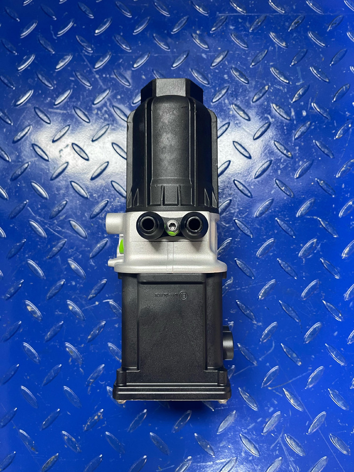 Mercedes Benz Actros MP4 Adblue Pump Euro 6 - Exhaust system for Truck: picture 5 Mercedes Benz Actros MP4 Adblue Pump Euro 6 - Exhaust system for Truck: picture 5