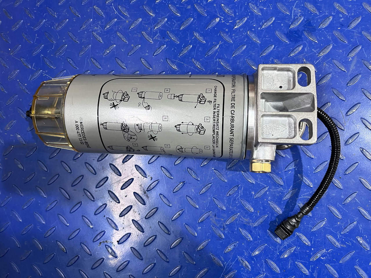 PARKER Mercedes Benz Fuel Water Separator - Fuel system: picture 4 PARKER Mercedes Benz Fuel Water Separator - Fuel system: picture 4