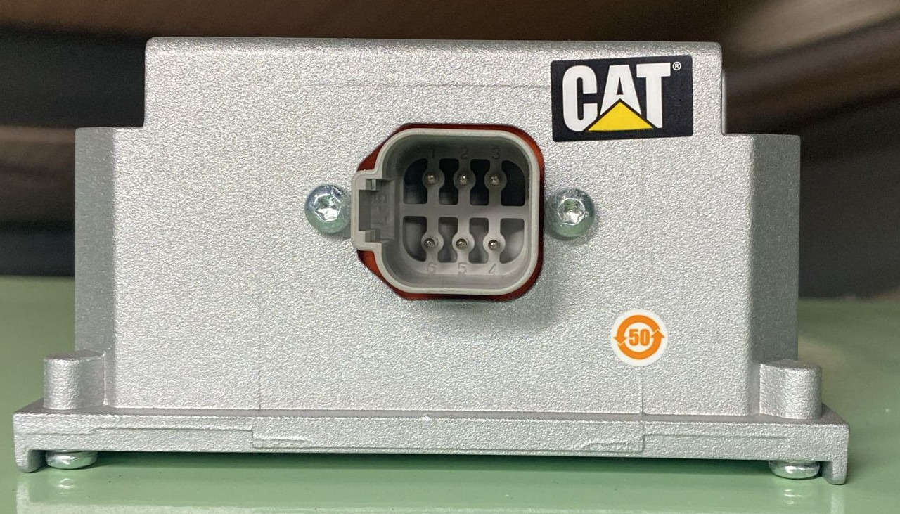 CATERPILLAR 340-7161 24 Volt to 12 Volt Power Converter - Spare parts for Excavator: picture 2 CATERPILLAR 340-7161 24 Volt to 12 Volt Power Converter - Spare parts for Excavator: picture 2
