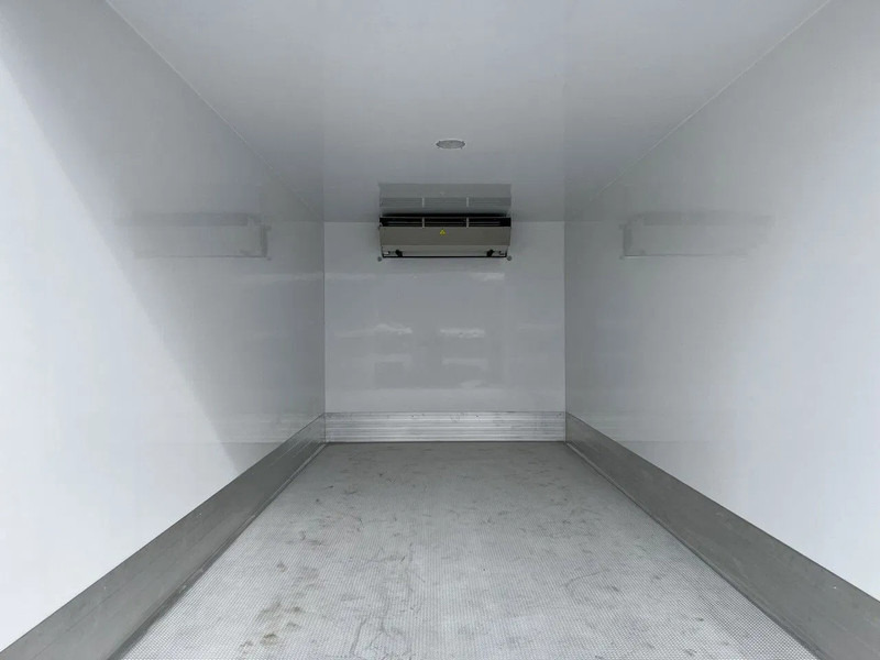 New Refrigerator truck Mercedes-Benz Atego 1725 4x4 Refrigerator Truck: picture 11