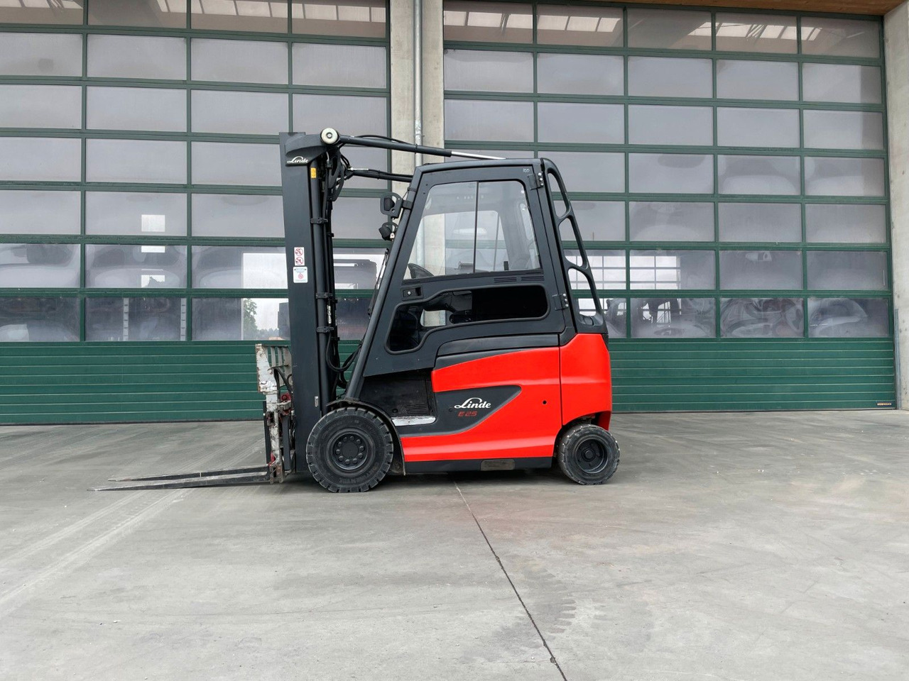 Linde E25H-01 - Electric forklift: picture 1 Linde E25H-01 - Electric forklift: picture 1