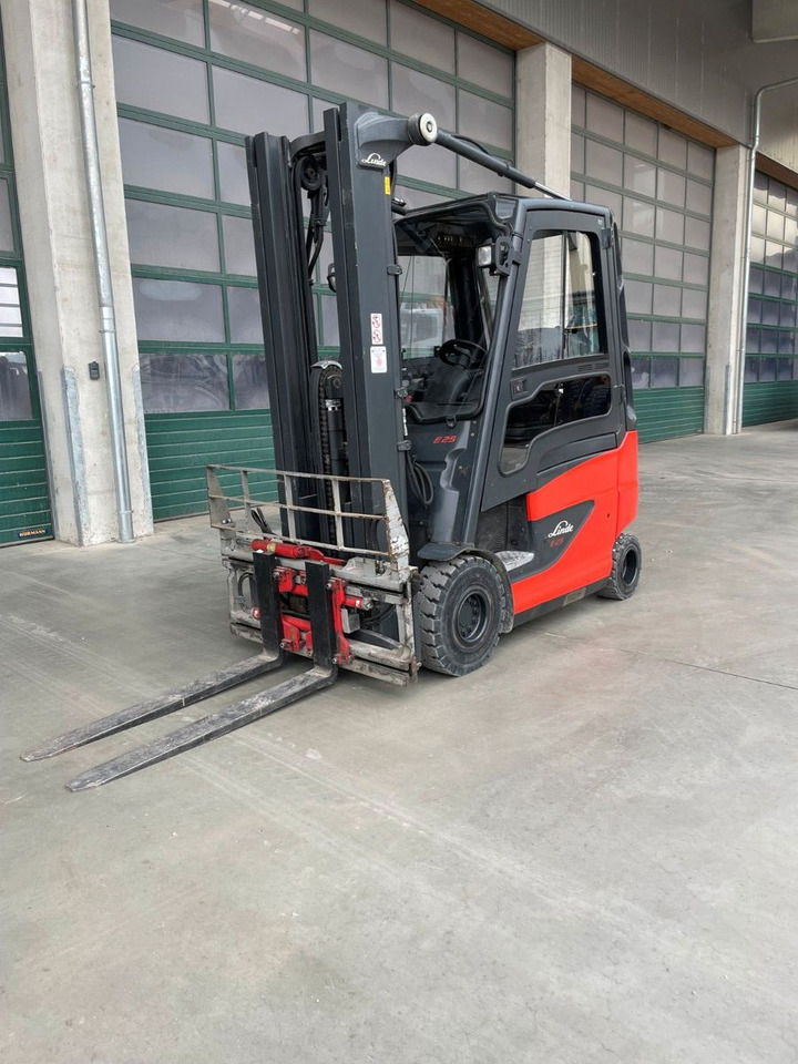 Linde E25H-01 - Electric forklift: picture 2 Linde E25H-01 - Electric forklift: picture 2