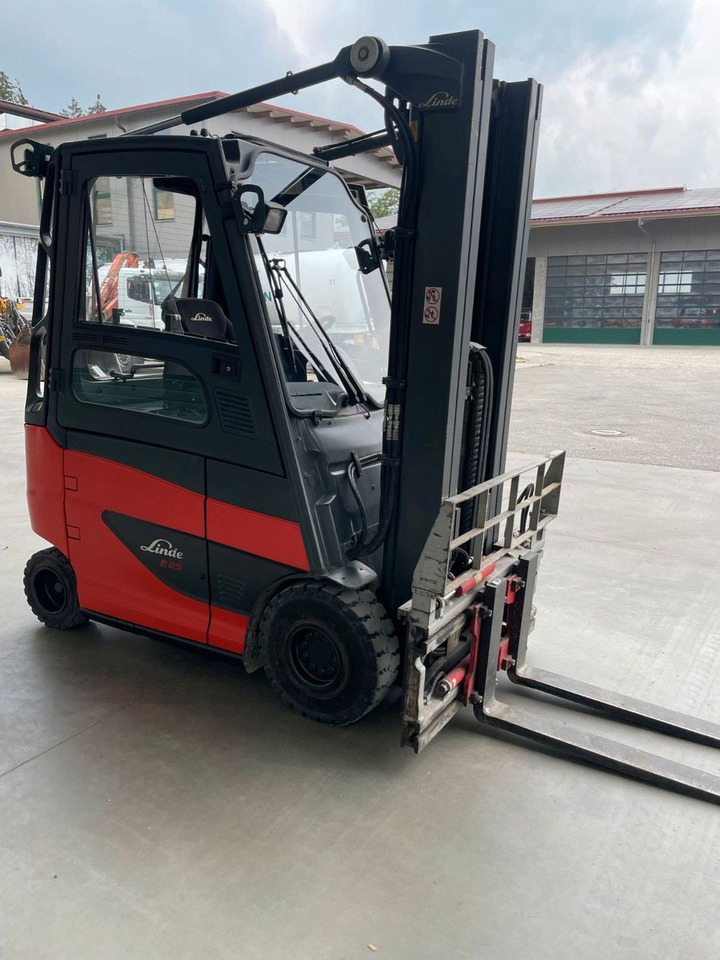 Linde E25H-01 - Electric forklift: picture 5 Linde E25H-01 - Electric forklift: picture 5