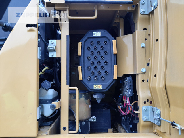 Crawler excavator Cat 330GC: picture 24