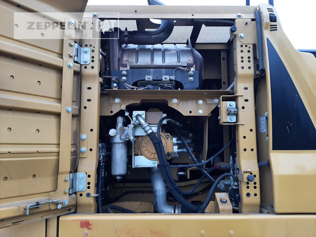 Crawler excavator Cat 330GC: picture 23