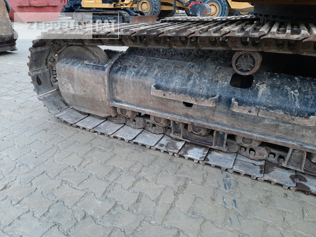 Crawler excavator Cat 330GC: picture 10