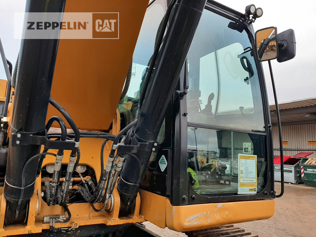Crawler excavator Cat 330GC: picture 38