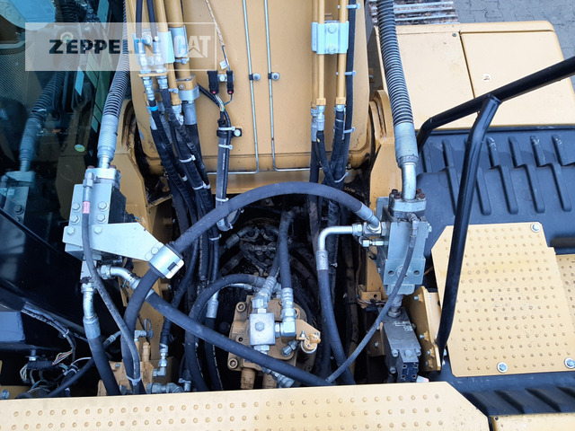 Crawler excavator Cat 330GC: picture 31