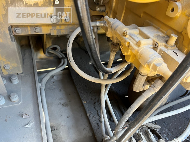 Crawler excavator Cat 374FL: picture 17