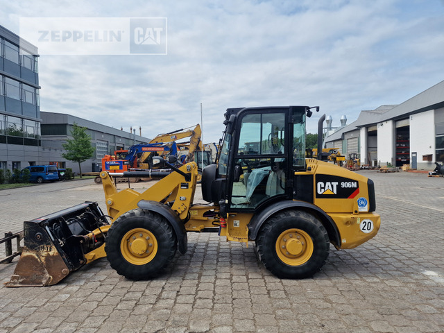 Cat 906M - Wheel loader: picture 3 Cat 906M - Wheel loader: picture 3