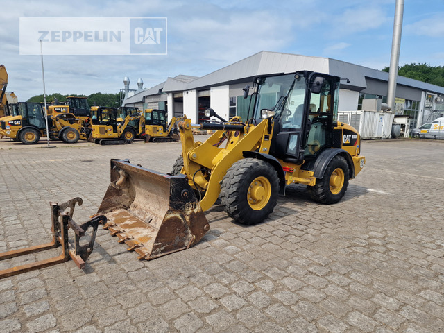 Cat 906M - Wheel loader: picture 1 Cat 906M - Wheel loader: picture 1