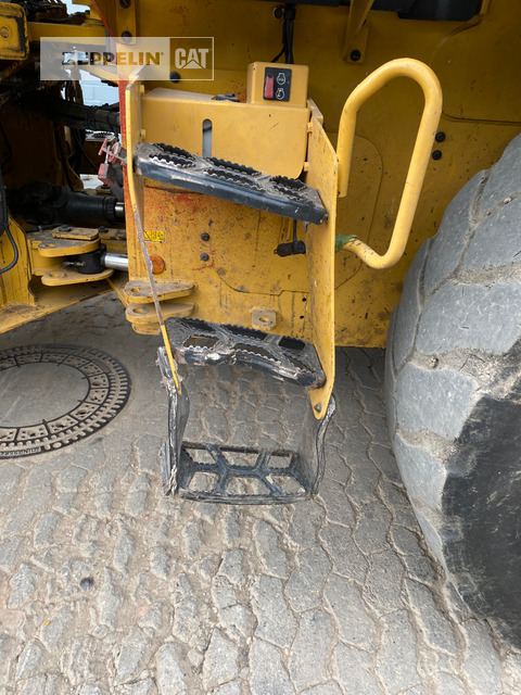 Wheel loader Cat 938M: picture 12